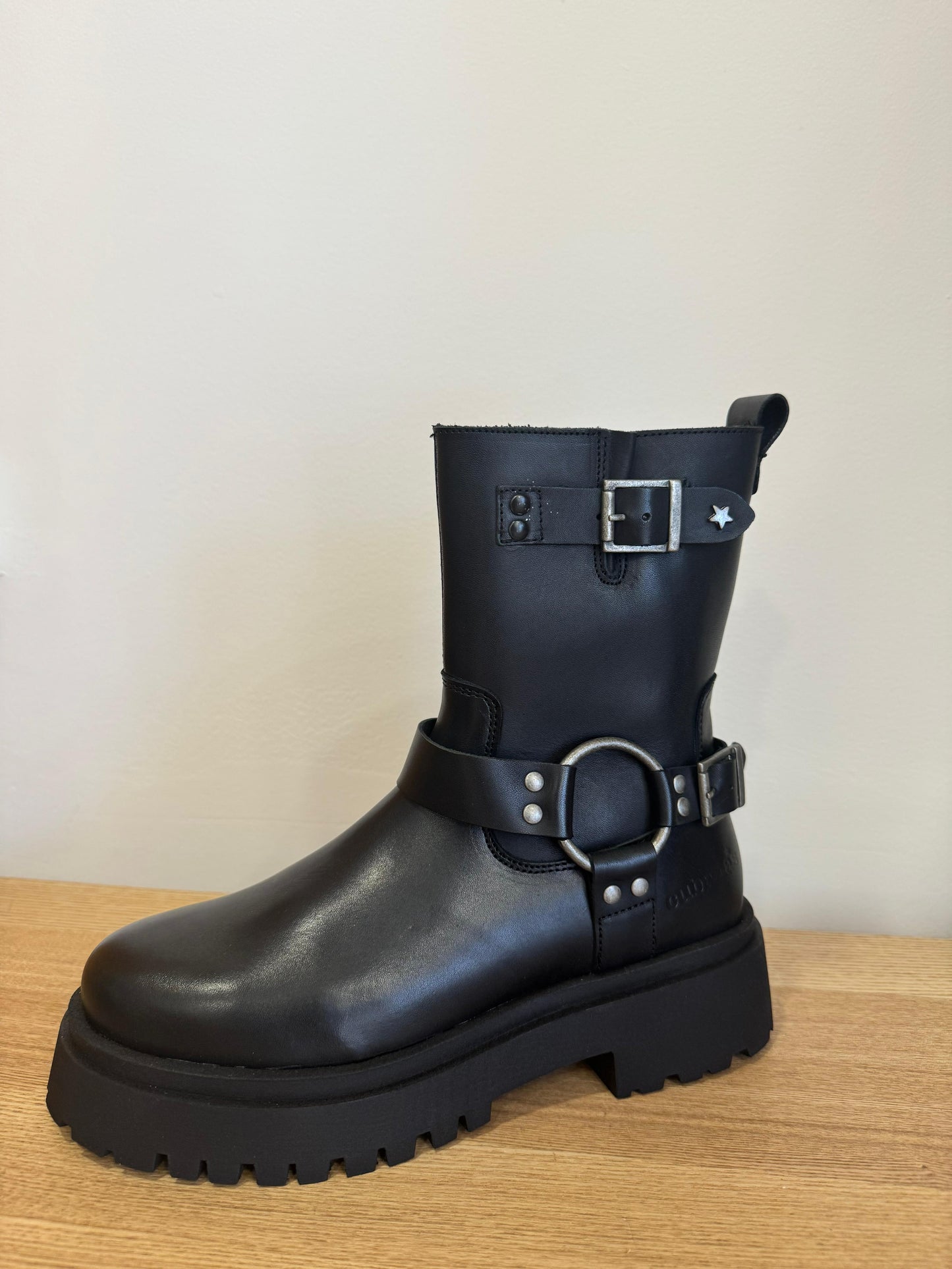 Bota NUT120 - Black