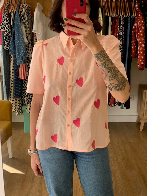 Camisa Rosa com Corações