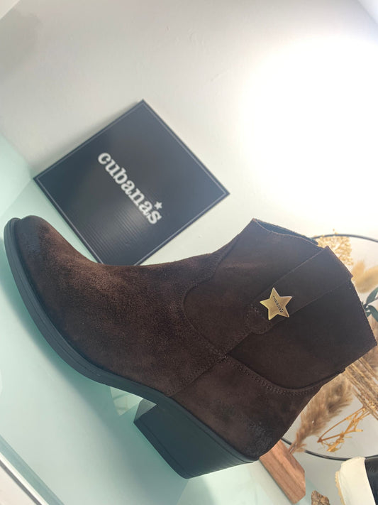 Botas em Camurça Castanhas